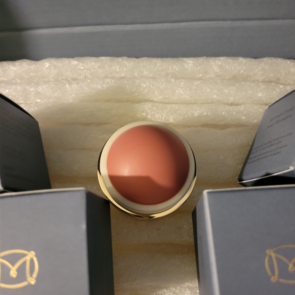 Merit Beauty Box Set - Picture 5 of 8